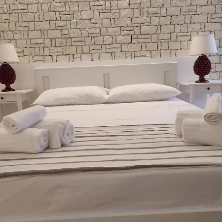 Molo 78 Vacanze * 체팔루